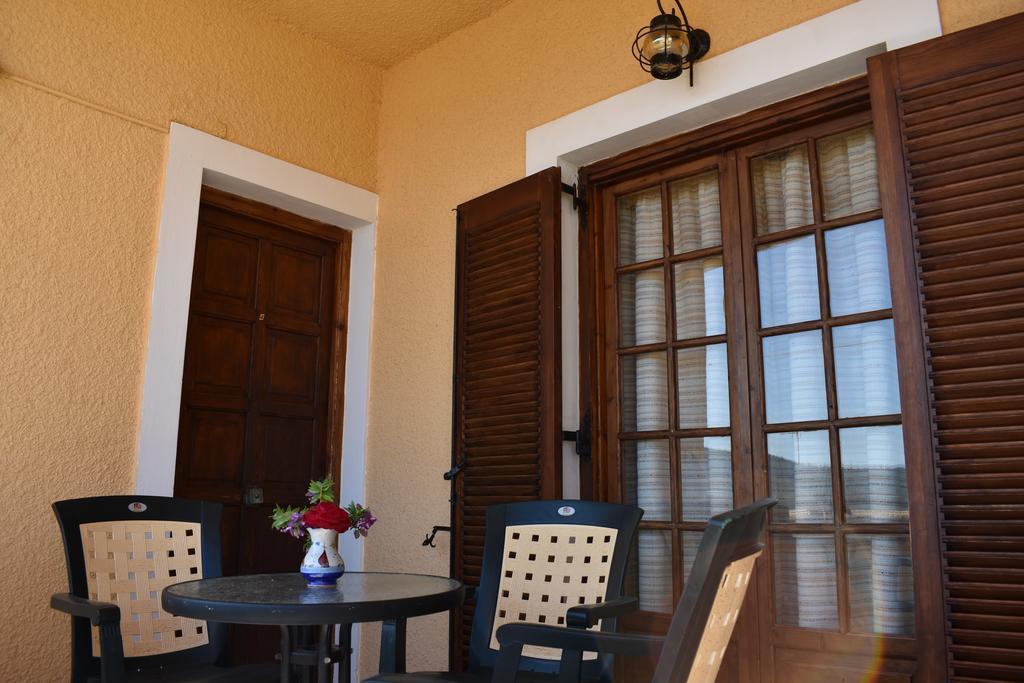 Eriketi Studios Agia Marina  Екстер'єр фото